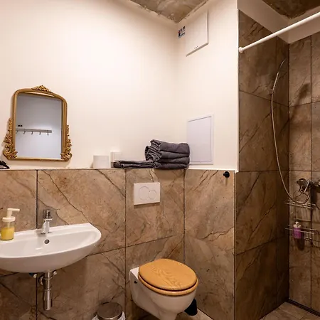 Apartamento Brand New #16 Near Center With Free Street Parking