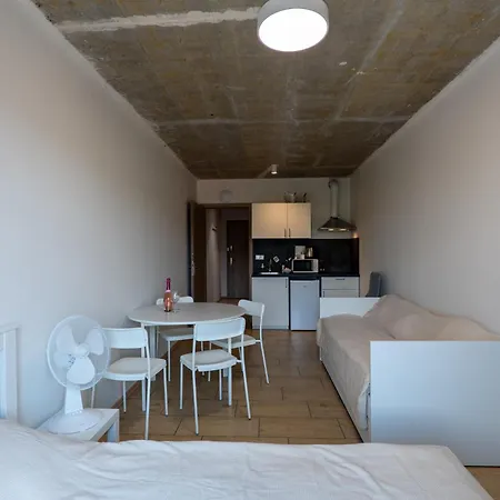 Brand New #16 Near Center With Free Street Parking Apartamento